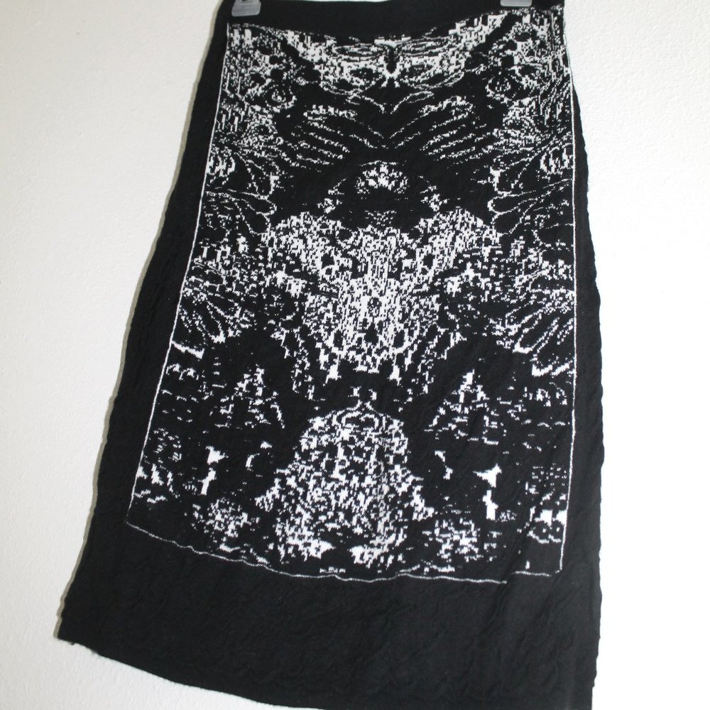 Block Pattern Pencil Skirt